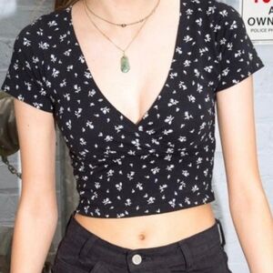Brandy Melville Floral Crop Top Tee One Size